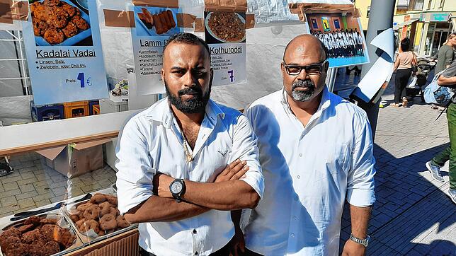 Pavala Nathanpirakash (links) und Arumuga Kokulan von der Tamilischen Vereinigung Schwarzwald-Baar.