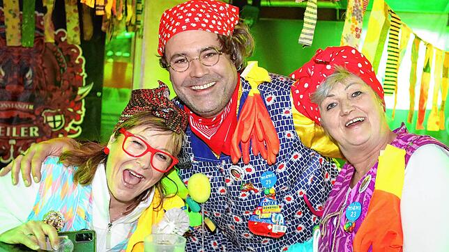 Richtig gute Laune verbreiteten die Mäschgerle am Samstagabend, 18. Februar, in den Weinstuben, Kneipen und Besenwirtschaften der ...