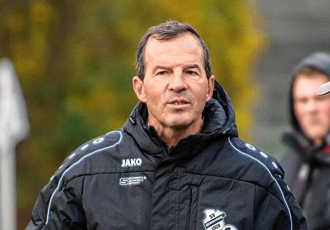 Pepe Pavano, Trainer SG Höchenschwand/Häusern: „Der FC 08 Bad Säckingen hat verdient gewonnen.“