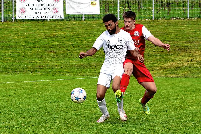 Bild 16: Die besten Bilder vom Kellerderby zwischen dem SV Deggenhausertal und Türk. SV Konstanz