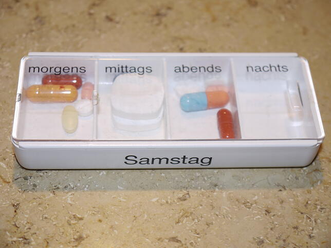 Zwölf Tabletten täglich nimmt Monika Escherich, um Abstoßungsreaktionen und andere Nebenwirkungen zu vermeiden.