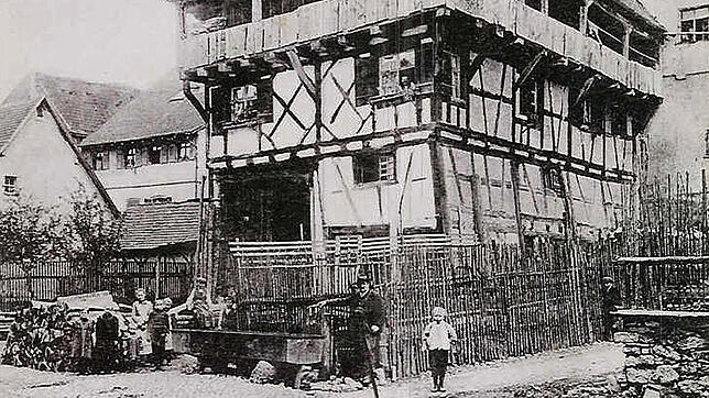 Ein Prachtstück in der Uttengasse, als Gerberei genutzt. Es brannte 1934 völlig ab.