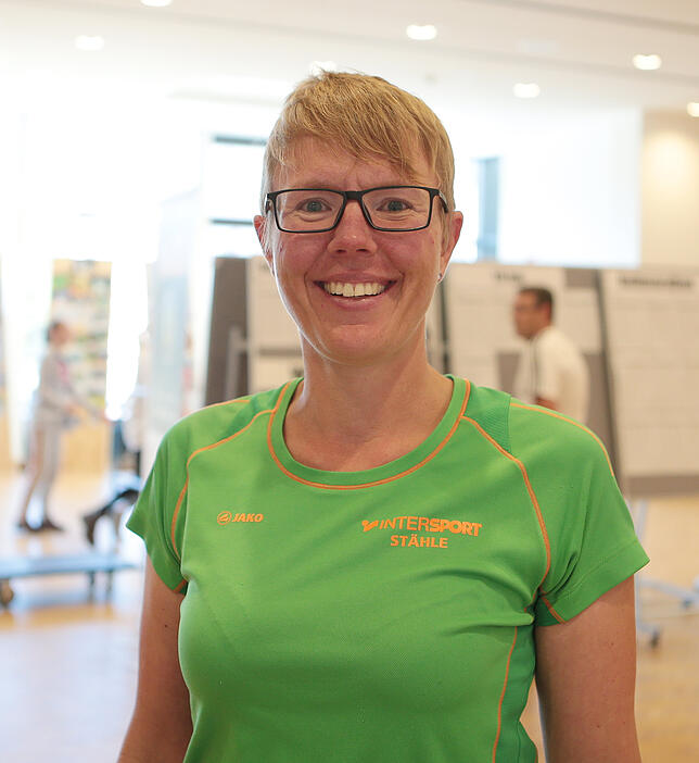 Angelika Renschler aus Bräunlingen gibt die Startunterlagen am Samstag heraus, um sich am Sonntag dann voll und ganz auf ihren eigenen ...