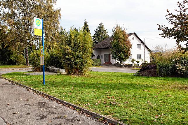 Der Platz an der Bushaltestelle Endorf in Öhningen hat noch keinen genauen Bestimmungszweck.