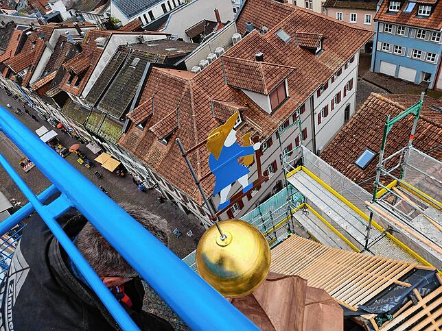 Bild 23: Das untere Tor hat einen neuen Glockenturm! Das sind die spektakulärsten Bilder der Montage