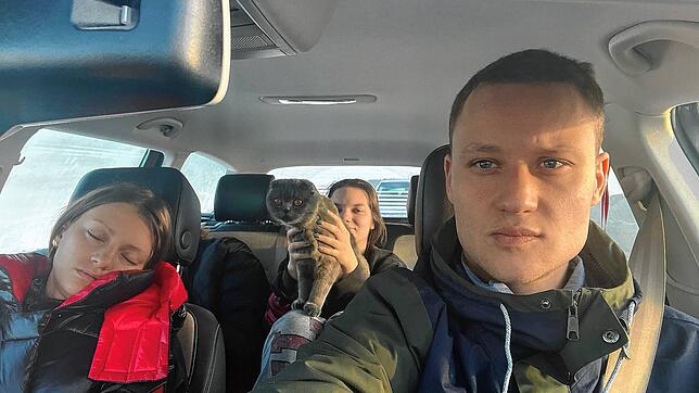 Anton Yaremchuck mit seiner Familie auf dem Weg in die alte Heimat. Dort wollen sie Verwandte einsammeln und mit nach Berlin nehmen.