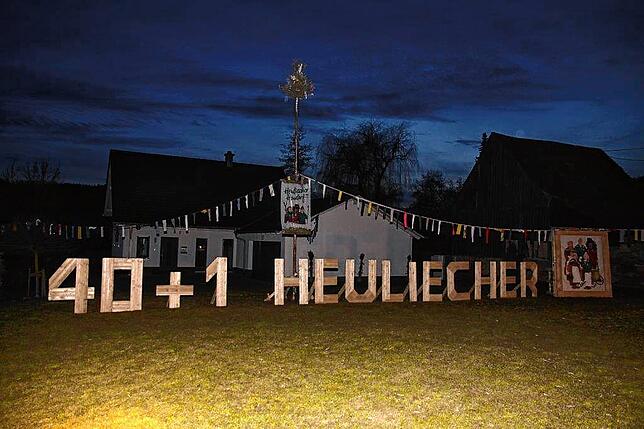 Bild 8: Heudorf im Hegau: Nachtumzug der Heuliecher begeistert mit festlicher Stimmung