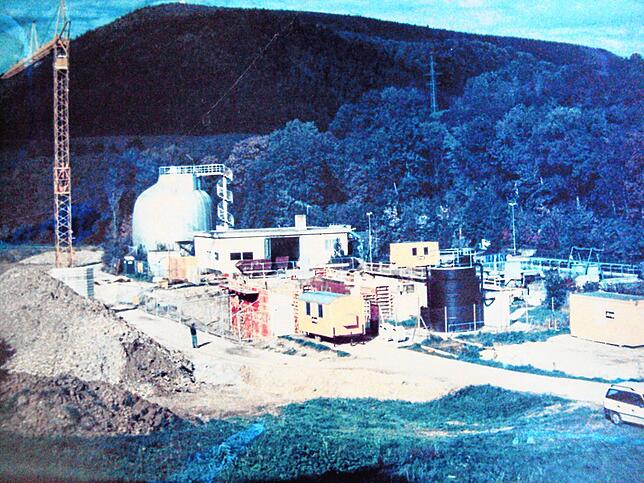 Die 1979 in Betrieb genommene Kläranlage in Achdorf wurde 1995 erweitert.