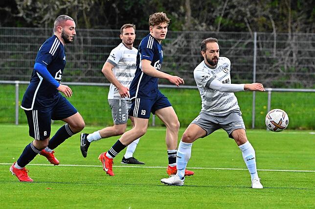 Bild 21: TuS Efringen-Kirchen besiegt SV Blau-Weiß Murg mit 6:2 &ndash; und wir haben Bilder!
