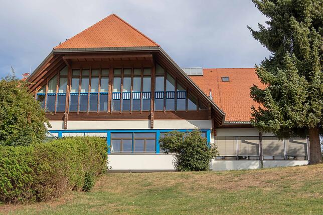 Familienfreundlich: Mit Mario Isele setzt auf die hiesigen Schulen mit gesicherter Schulkindbetreuung.