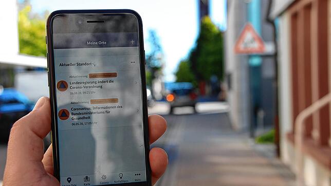 In St. Georgen läuft die Gefahrenabwehr vor allem digital ab. Beispielsweise über die Warn-App &bdquo;Nina&ldquo; des Bundesamts für ...
