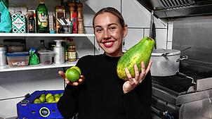 Mona Hiermaier liebt es, mit Lebensmitteln zu spielen und damit unterschiedliche Kulturen und Menschen zu vereinen. „Das macht mir ...