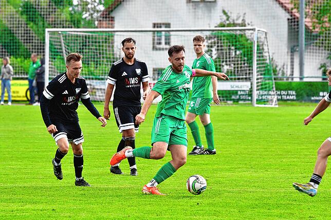 Bild 10: FC Wehr gewinnt 4:2 beim SV Waldhaus – und wir haben Fotos!