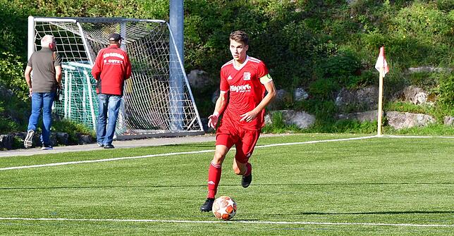 Führungstreffer: Kapitän Patrick Merz brachte den FC RW Weilheim beim 1:3 in Schönau in Führung, doch nach der Pause verspielten die ...