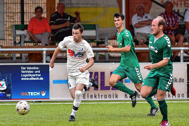 Bild 16: Spvgg. Untermünstertal siegt gegen FC Erzingen mit 2:1 &ndash; und wir haben Bilder!