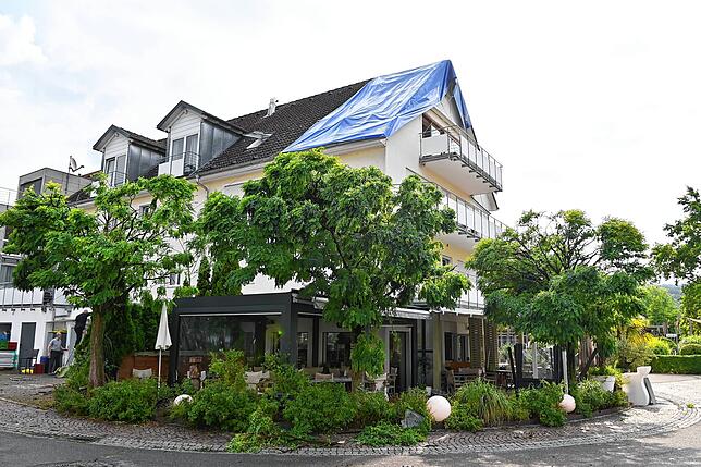 Bild 6: Bilder von den Einsätzen und massiven Schäden nach dem Unwetter in Bodman-Ludwigshafen