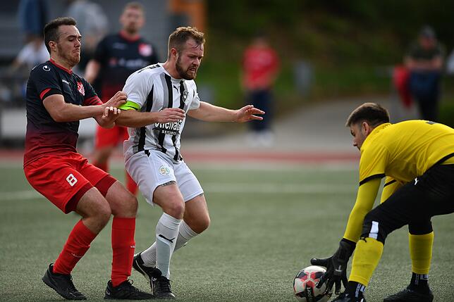 Bild 10: FC Wittlingen rettet sich ein 2:2 beim FC Schönau &ndash; und wir haben Bilder!