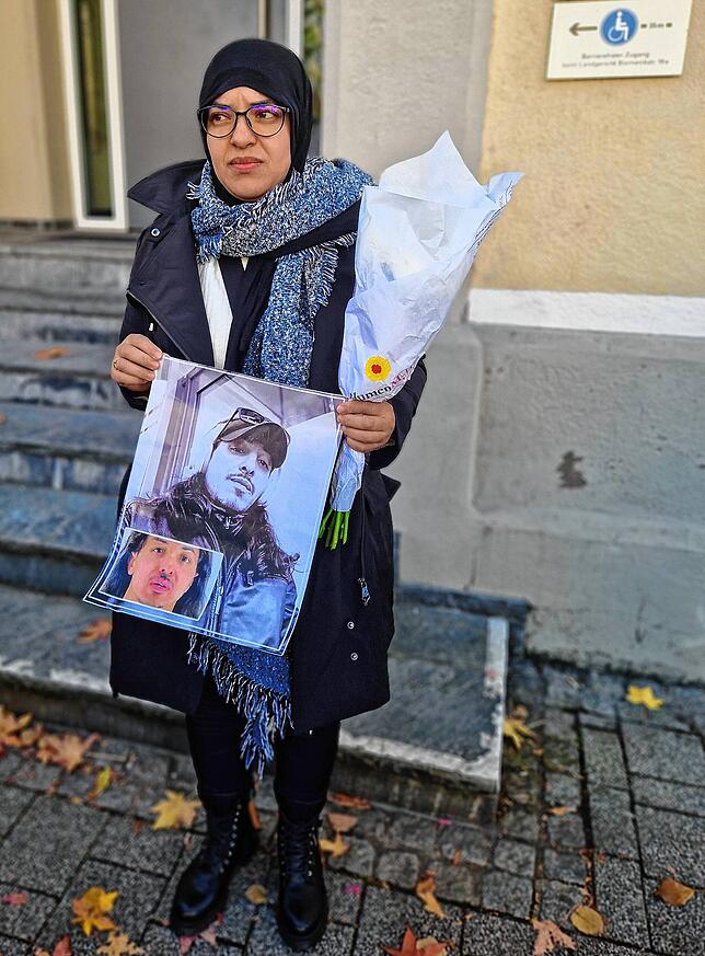 Die Schwester des Opfers war dankbar, doch noch am Prozess teilnehmen zu können. Vor dem Gerichtsgebäude in Waldshut-Tiengen zeigte sie ...