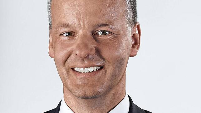 Conti-Standortleiter Ludger Trilken informierte die Mitarbeiter bei der Betriebsversammlung über den Abschluss eines ...