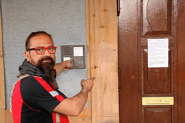 Bruno Caprino klingelt am Rathaus vergeblich. Er muss seinen Termin gegebenenfalls verschieben.