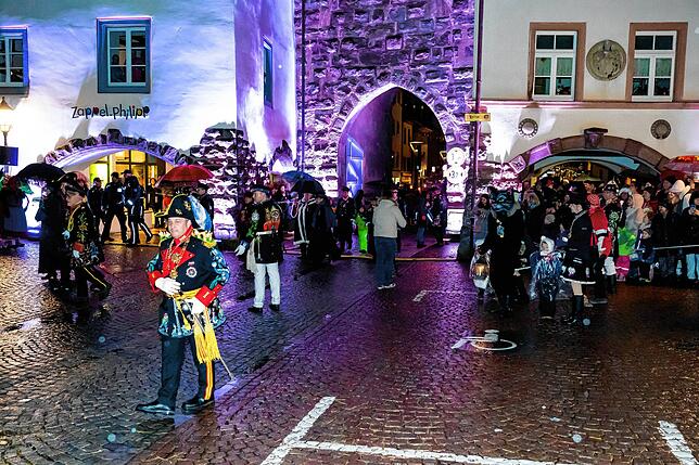 Bild 3: 150 Jahre Katzenmusik: Narrenspiel vor dem Riettor
