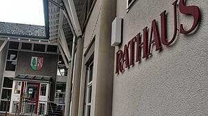 Der neue Gemeinderat hat die Arbeit im Dachsberger Rathaus aufgenommen. Bild: Karin Steinebrunner