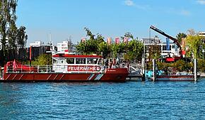 Am Nachmittag des Seenachfests, 9. August, kentert ein Boot auf dem Konstanzer Seerhein. Feuerwehr und DLRG eilen zum Einsatz. Nach der ...