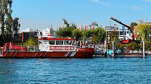Am Nachmittag des Seenachfests, 9. August, kentert ein Boot auf dem Konstanzer Seerhein. Feuerwehr und DLRG eilen zum Einsatz. Nach der ...