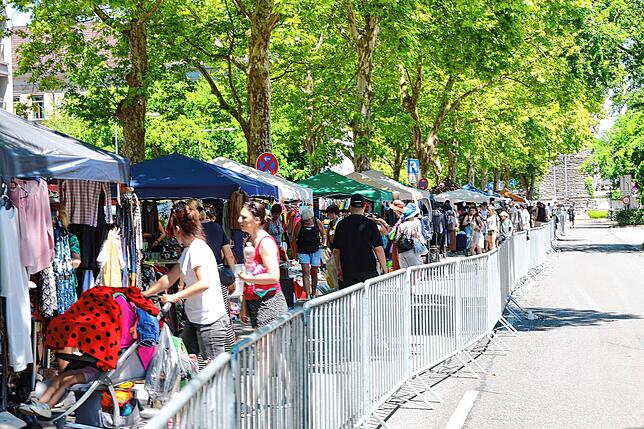 Bild 3: Der Flohmarkt geht in den Endspurt: Konstanz und Kreuzlingen sind voll mit begeisterten Besuchern