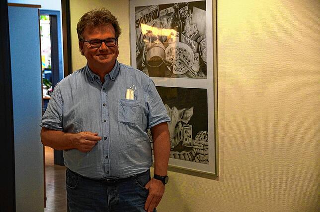 Der Schulleiter allein im Korridor: Holger Seitz hat in diesem Jahr keine Abiturienten zu verabschieden.