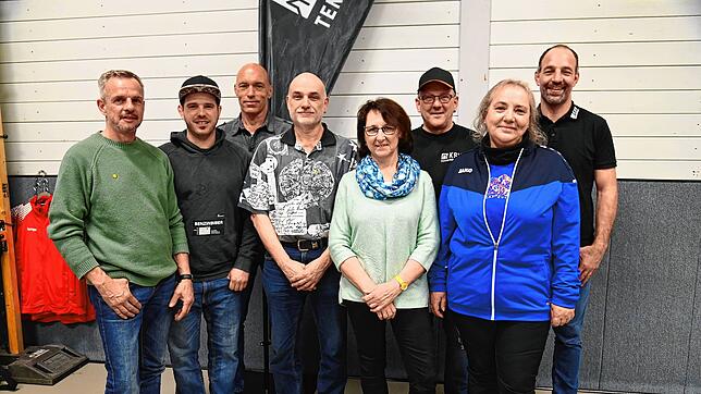Die Geehrten beim KSV Tennenbronn stellen sich zum Bild auf. Zu sehen sind von links Jochen Haas, Peter Lehmann, Gerald Haas, Bernd ...