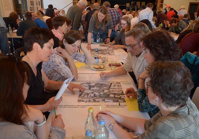 Bild 6: Bürgerdialog in der Markdorfer Stadthalle mit erfolgreichem Auftakt