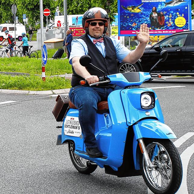 Gute Fahrt! 45 Biker haben am Sonntag, 22. Mai, sich auf den Weg gemacht, um eine große Platzrunde durch Konstanz zu drehen.