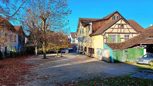 Das Areal des „Löwen“ samt Biergarten und Nachbarhaus ist ziemlich groß. Was hier einmal entstehen soll, verrät der neue ...