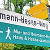Das Hesse-Haus in Gaienhofen ist etwas Besonderes. Ein kleiner Hinweis zeigt den Weg.