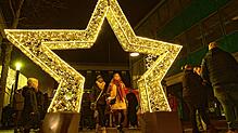 Der Schwenninger Weihnachtsmarkt 2023 punktet mit Lichtinstallationen und vielen Programmpunkte speziell für jüngeres Publikum. Das soll ...