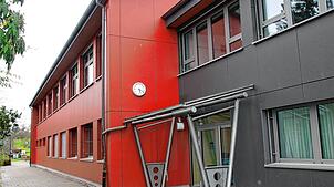 Mit großem finanziellem Aufwand wurden die beiden Albbrucker Schulen, die Grundschule Buch (Bild) und die Grund- und Gemeinschaftsschule ...