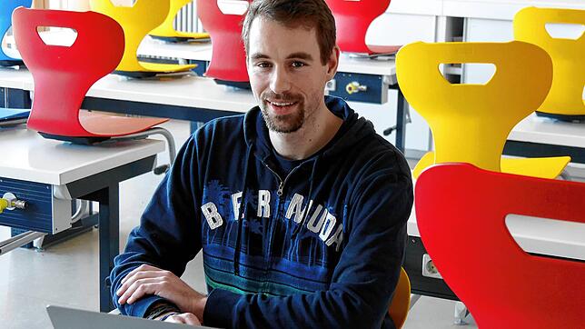 Frank Wenzel, Lehrer für Biologie und Chemie an der Gemeinschaftsschule Gebhard, bereitete während der vergangenen Wochen im leeren ...