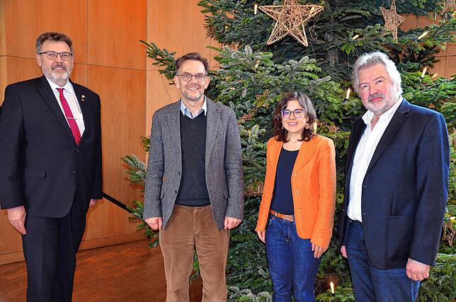 Vorsitzender Thomas Kugler, der neue Verbandsdirektor Wolfgang Heine, Nadine Kießling und Harald Winkelhausen, bisher stellvertretender ...