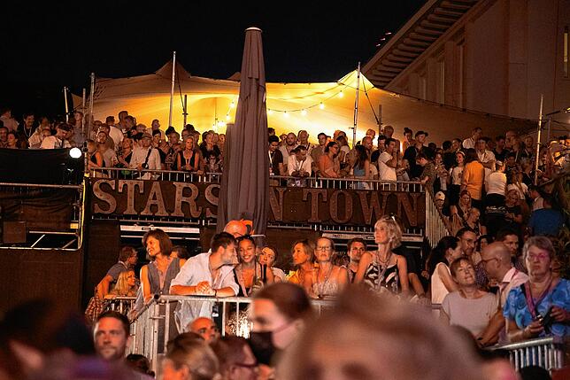 Bild 10: Mit &bdquo;Chasing Cars&ldquo; und weiteren Lieblingsliedern: So war der Auftakt bei Stars in Town