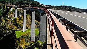 Die Gutachtalbrücke bei Neustadt ist schon seit Monaten eine Baustelle. Hier ein Archivbild.