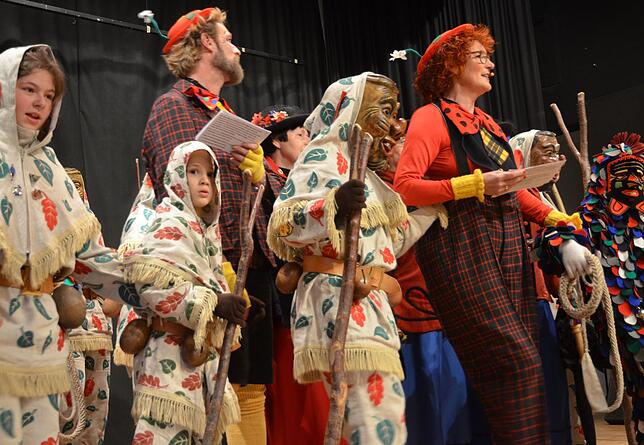 Bild 37: Bilder von der bunten Fasnacht für Senioren in der Stadthalle