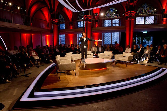 Bild 2: Kaltblüterin diskutiert heiße Themen: So war die erste Talkshow von Gaby Hauptmann