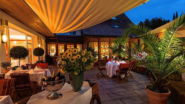 Die Terrasse des Restaurants Rindenmühle in Villingen-Schwenningen ist gemütlich hergerichtet und wartet jetzt wieder auf Besucher, wie ...