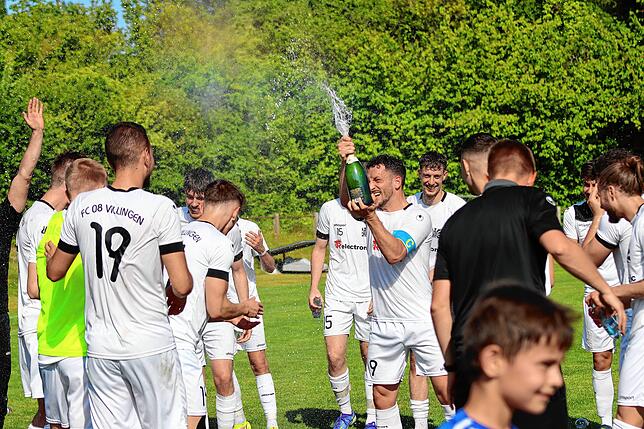 Bild 9: Enttäuschte Radolfzeller, jubelnde Villinger: Die besten Bilder vom Showdown in der Verbandsliga