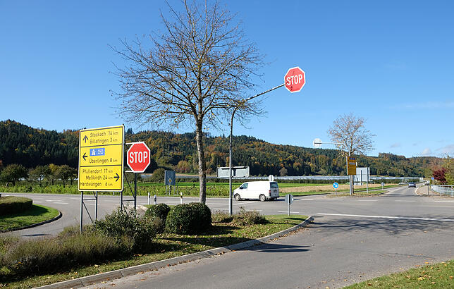 Südwestlich der &bdquo;Klöber-Kreuzung&ldquo; beantragt die Gemeinde Owingen im neuen Regionalplan ein 30 Hektar großes Vorranggebiet ...