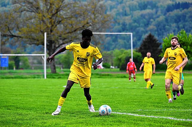 Bild 10: SV Schwörstadt unterliegt mit 1:5 bei der SG Nollingen/Degerfelden – und wir haben Fotos!