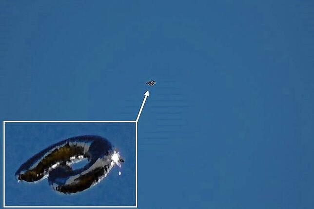 Ein Folienballon der Zahl 6 sorgte in Uhldingen-Mühlhofen für Aufsehen.