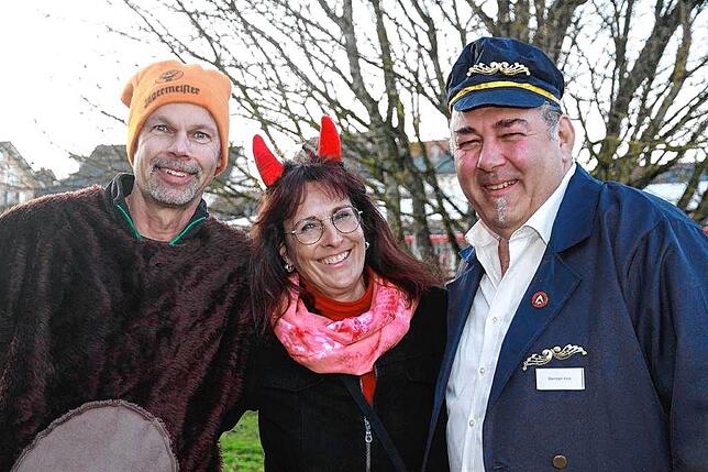 Bild 17: Fasnacht in Mühlingen: Umzug, Narrenkutsche und Spaß für Kinder bei der Sunnelöscherzunft!