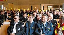 Eine große Zahl von Einsatzkräften verschiedener Feuerwehren des gesamten Landkreises Waldshut versammelten sich in Hohentengen am ...